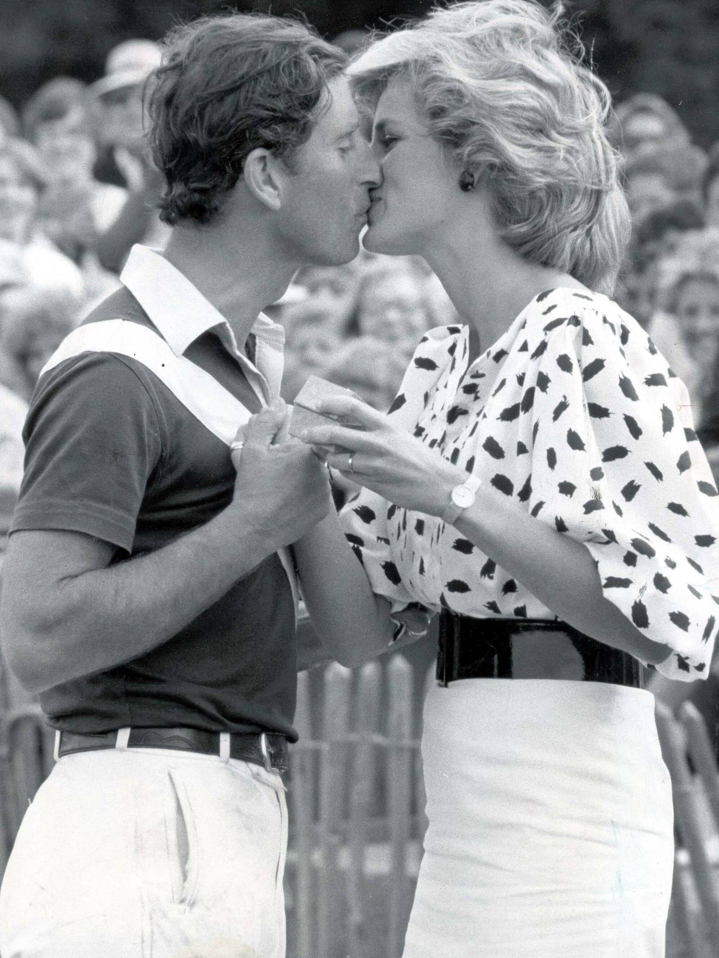 El príncipe Carlos y Lady Di, en un torneo de polo en 1986. (Cordon Press)