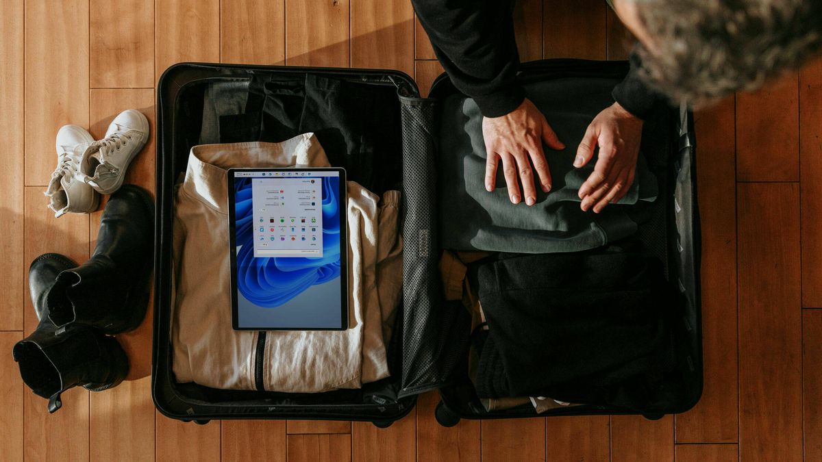 Este es el organizador de maletas de 20 euros que triunfa entre los que  quieren viajar con muchas cosas (¡en poco espacio!)