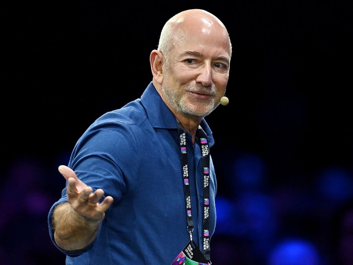 Jeff Bezos afirma que inteligência artificial pode permitir a redução da jornada para três dias