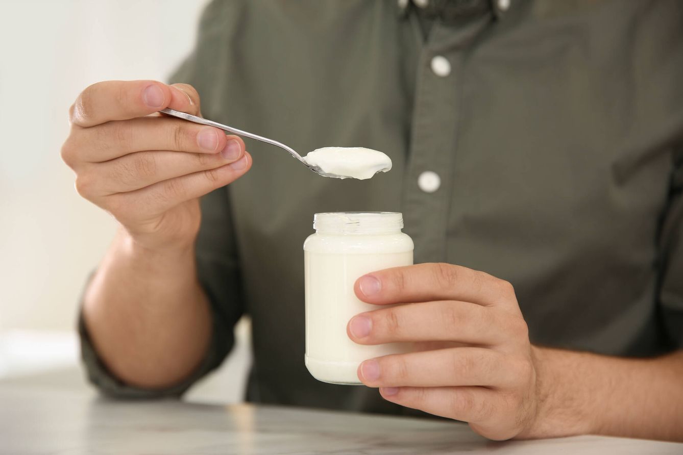 El yogur es una excelente fuente de calcio y proteínas. (iStock)