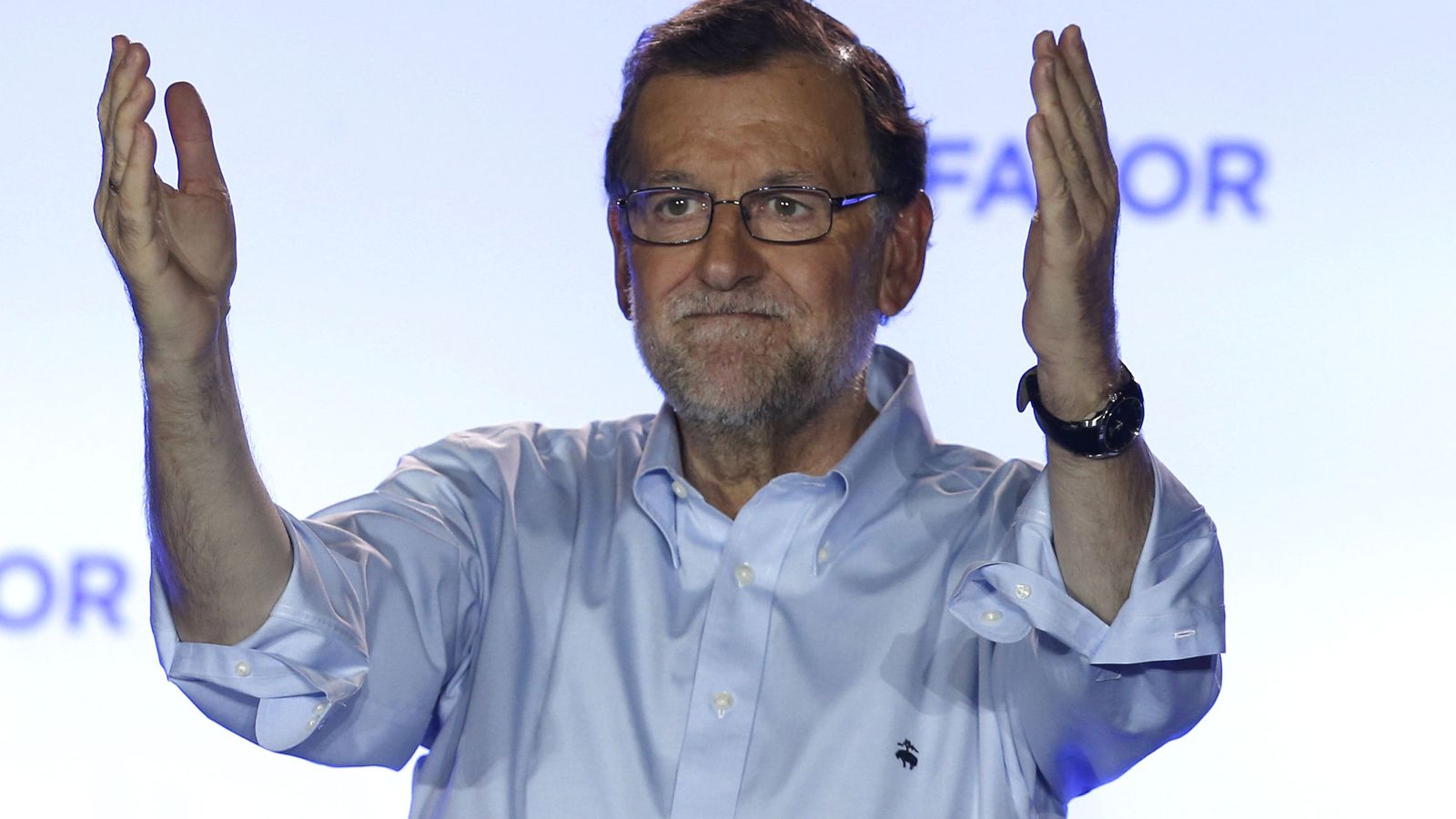Foto: El presidente del Gobierno en funciones y líder del PP, Mariano Rajoy, celebra los resultados del 26-J en la sede popular. (EFE)