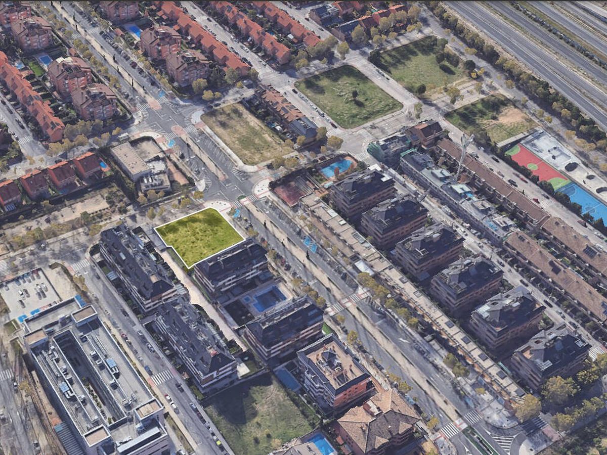 Foto: Vista aérea de la zona en la que se ubica el terreno a subasta. (Google Earth)
