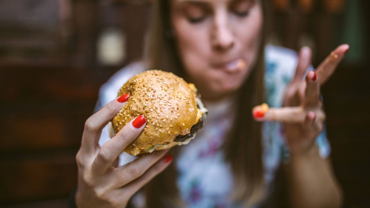 Una mujer adicta a la comida rápida adelgaza seis kilos con un pequeño cambio