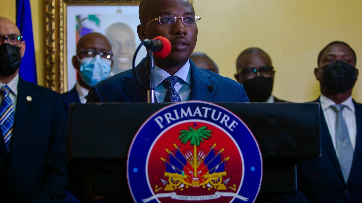 El primer ministro de Haití cede el poder a Ariel Henry, el sucesor nombrado por Moise