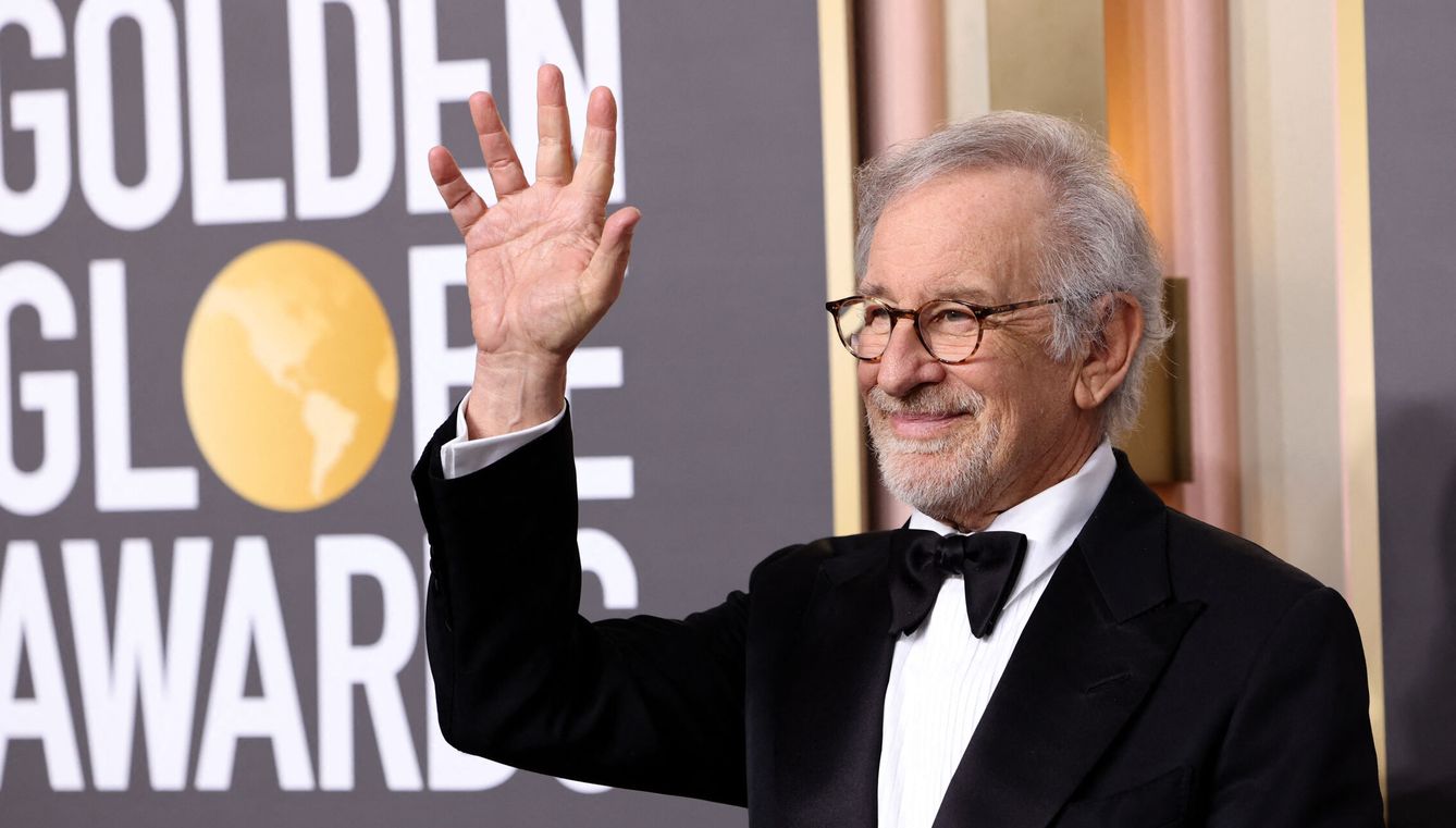 Steven Spielberg llega a los Globos de Oro. (Reuters)