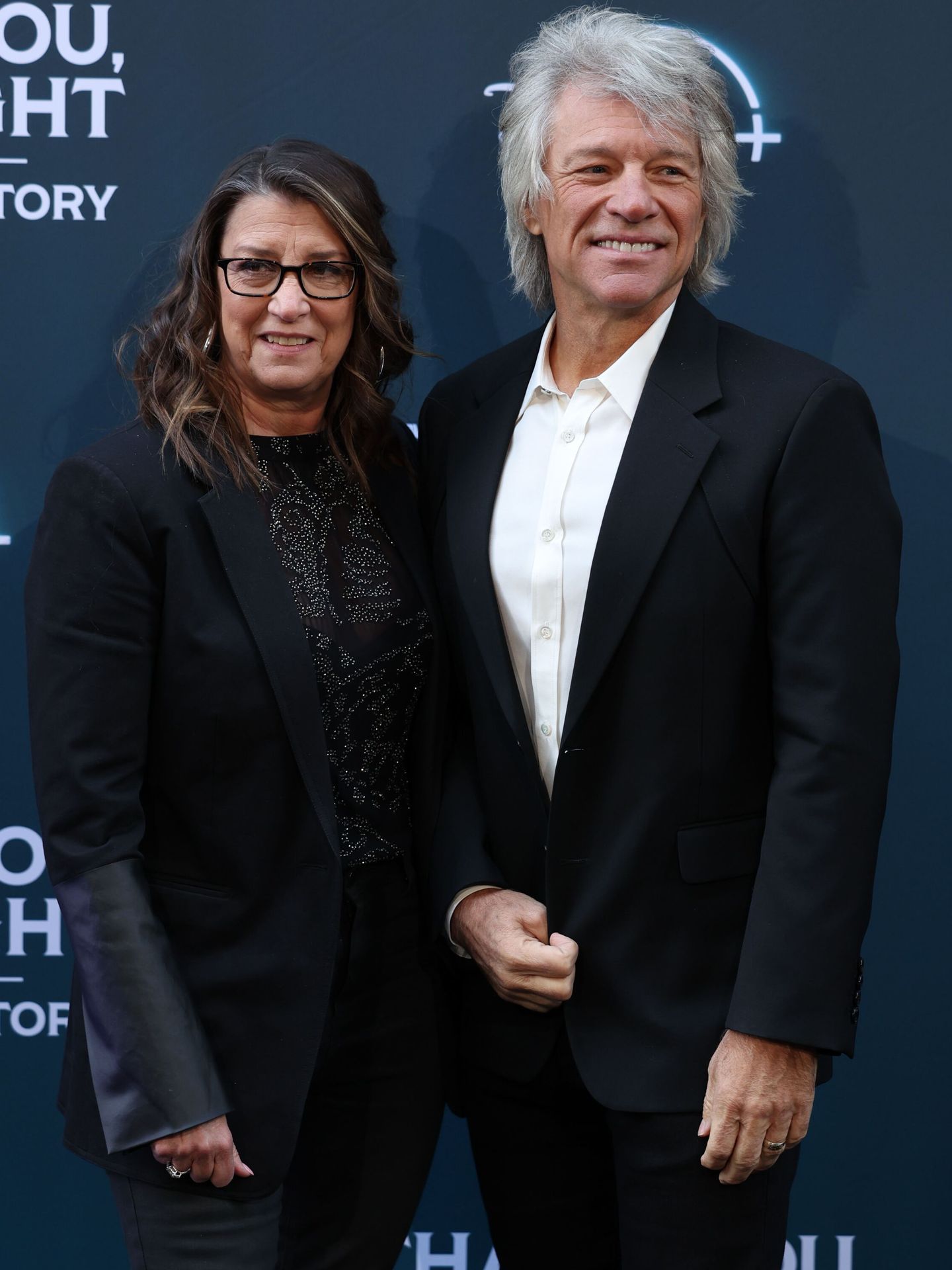 Bon Jovi y Dorothea, juntos en una premier. (EFE)