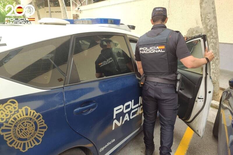 Foto de Hallan el cadáver de un hombre con un cuchillo en el pecho en una calle de Lorca
