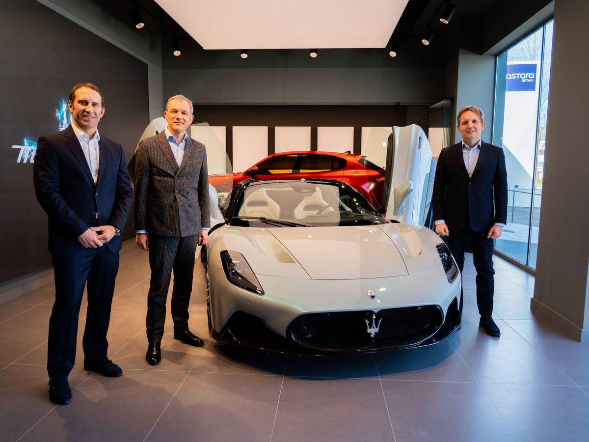Foto: De izquierda a derecha, Julio Trenas, Bernard Loire y Luca Delfino. (Maserati)