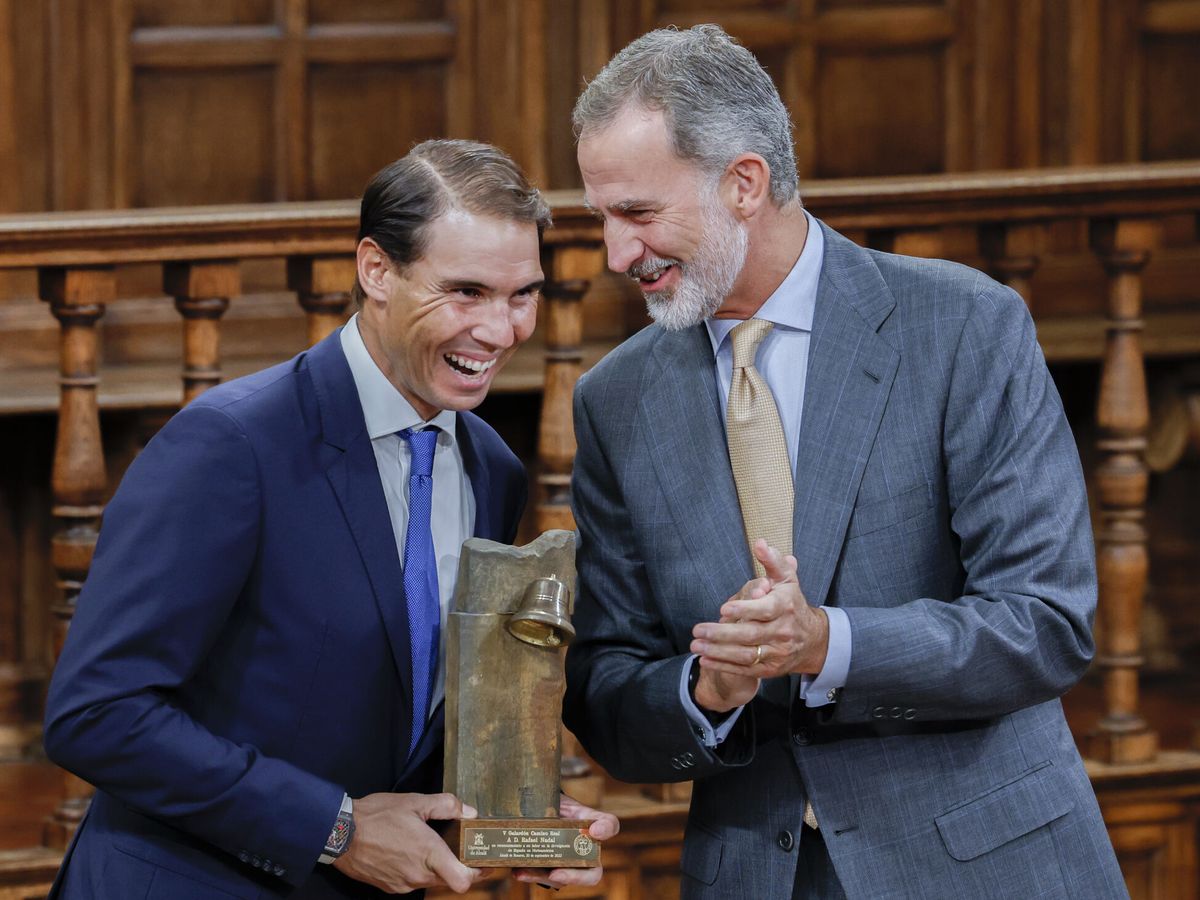 Foto: El rey Felipe VI ha entregado al tenista Rafael Nadal la quinta edición del Premio Camino Real. (EFE/J.J.Guillen)