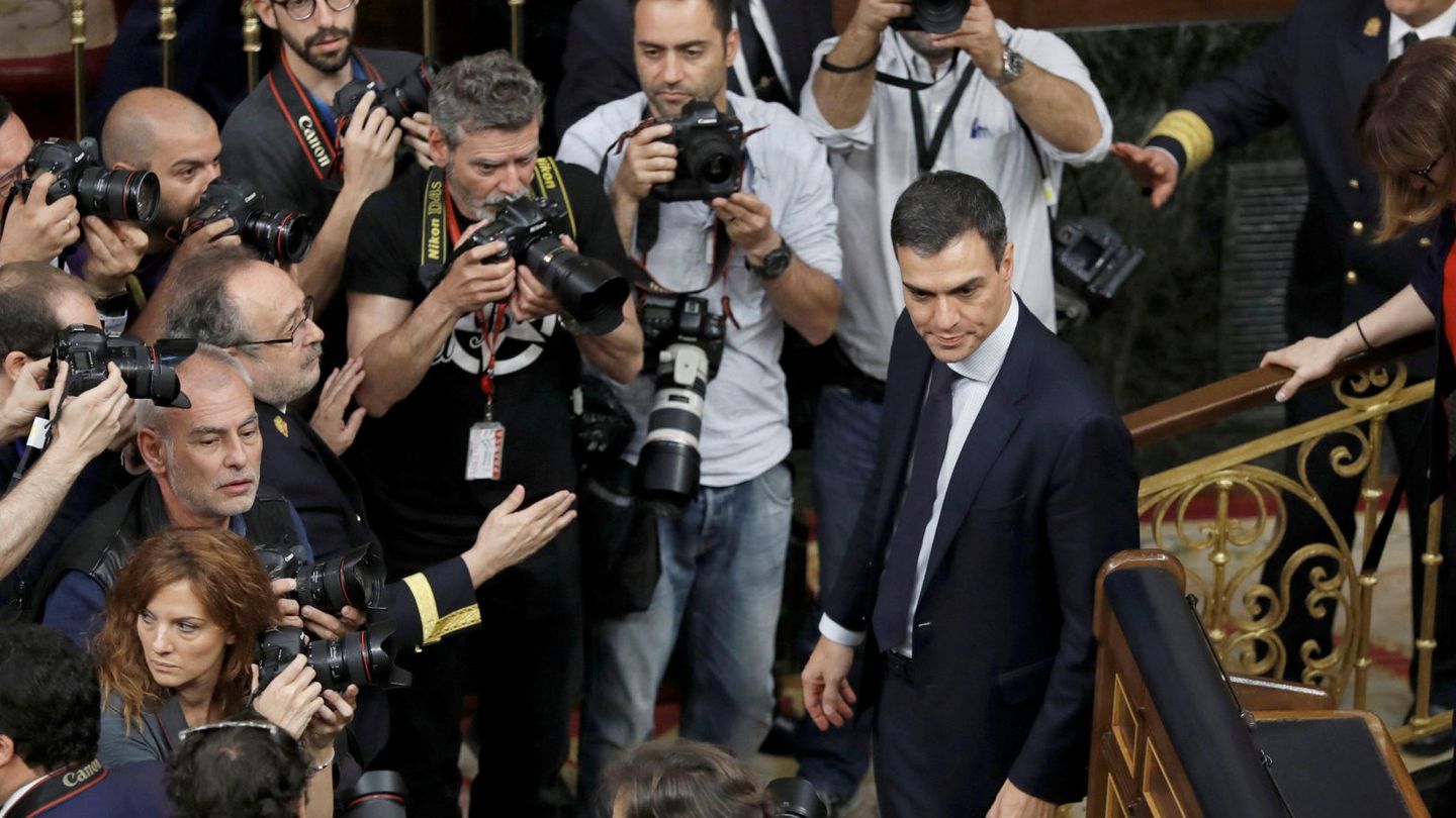Pedro Sánchez tras ganar la moción. (Reuters)
