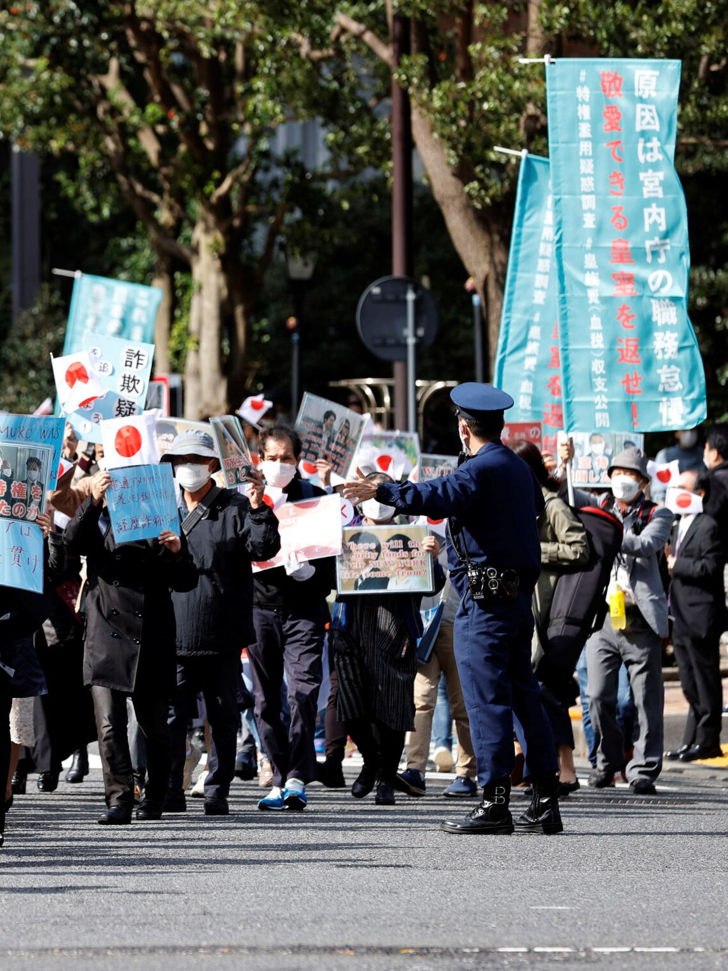 Protestas en Tokio en contra del matrimonio de Mako de Japón y Kei Komuro. (Reuters)