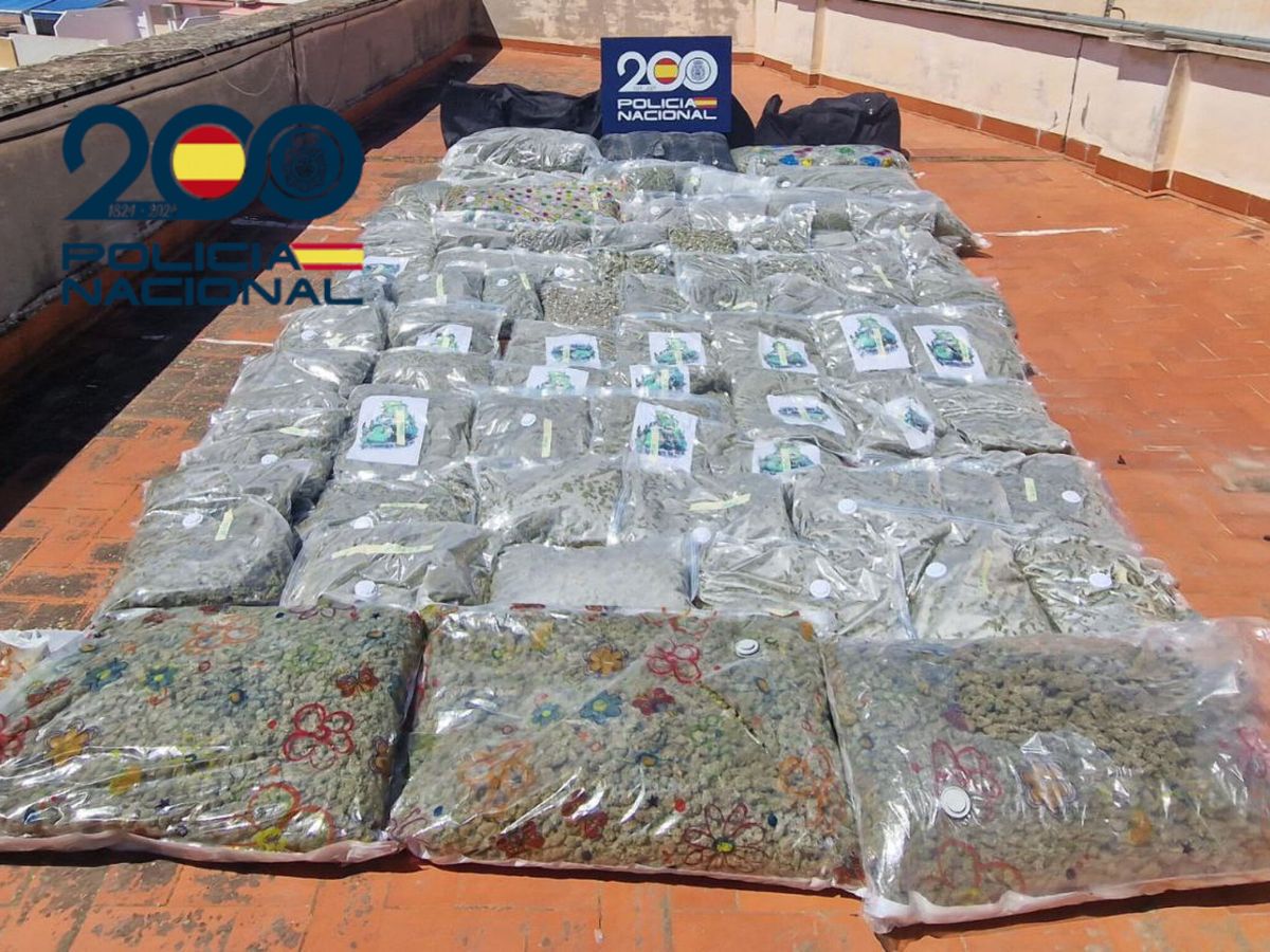 Foto: Un cargamento de marihuana interceptado por la Policía hace unos días. (EFE)