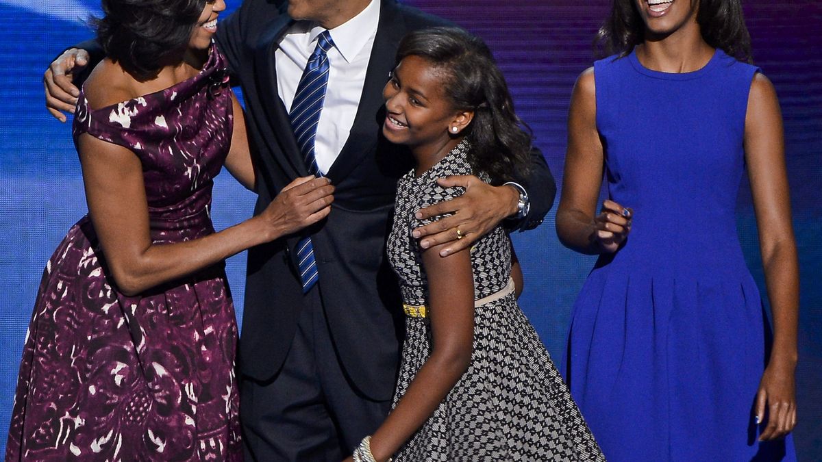 Michelle Obama y sus hijas visitan el Museo del Prado para ver 'Las Meninas'