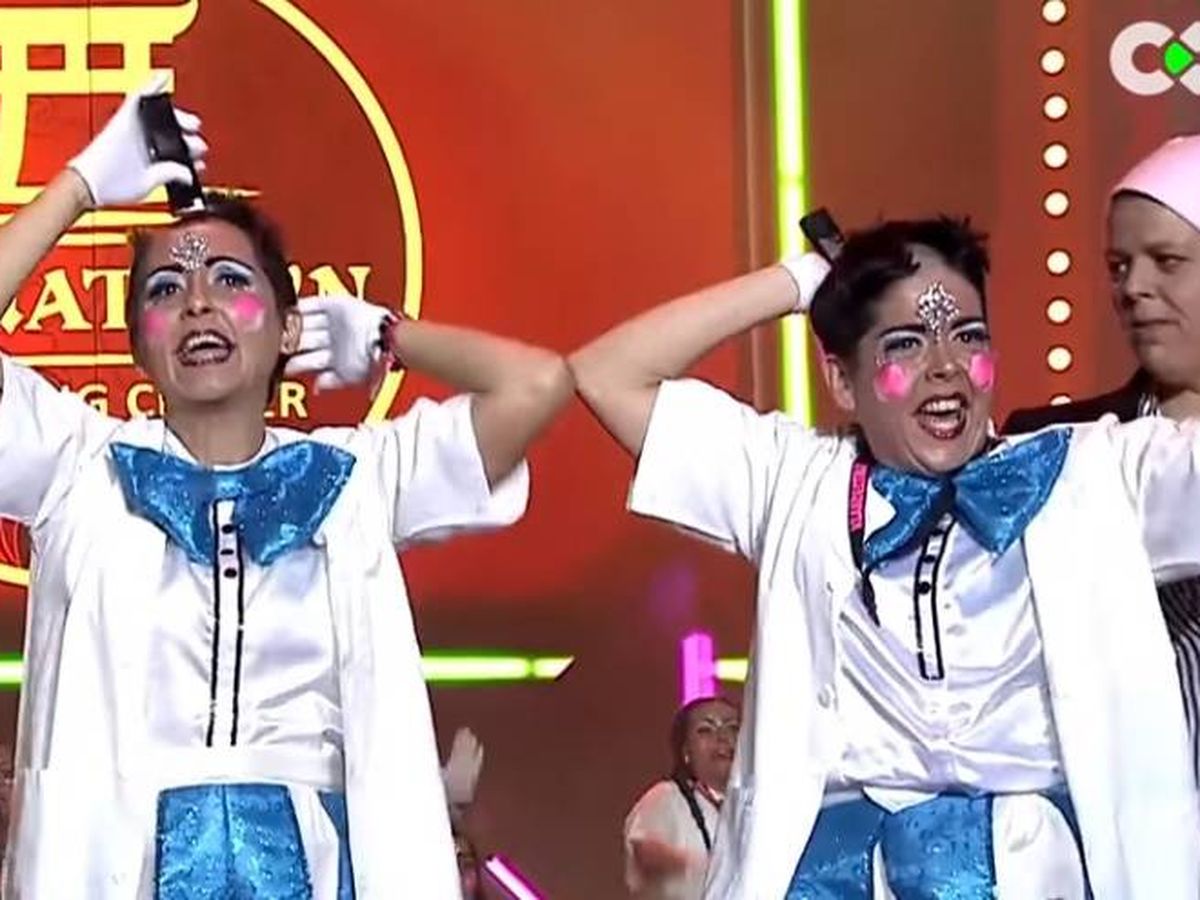 Foto: Las Klandestinas durante su actuación en el concurso de murgas del Carnaval de Tenerife (YouTube)