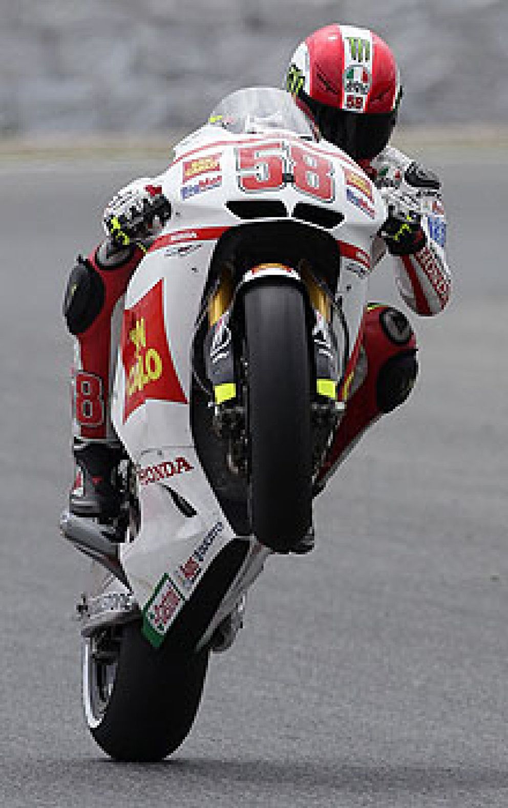 Foto: Marco Simoncelli vuelve a marcar el ritmo en la segunda sesión de MotoGP