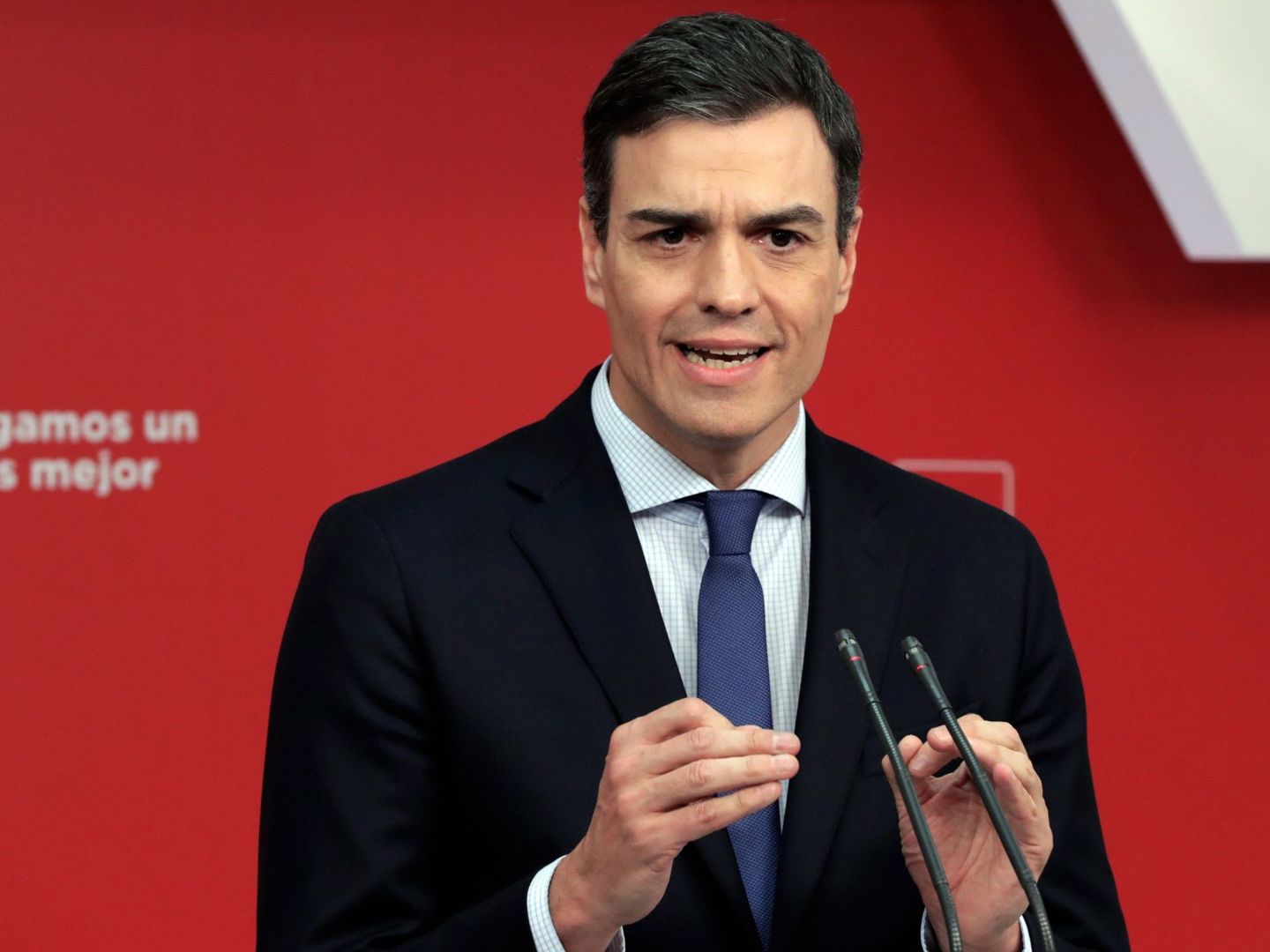 Pedro Sánchez durante el anuncio de la moción de censura contra Rajoy. (EFE)