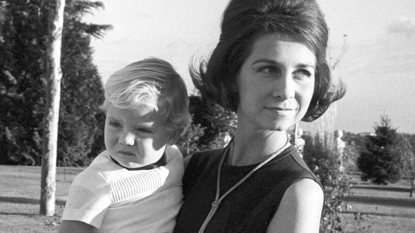 La reina Sofía y el rey Felipe, en 1969. (EFE)