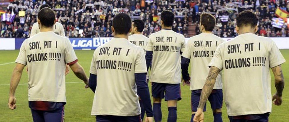 Foto: “Seny, pit i collons”, en las camisetas por Tito