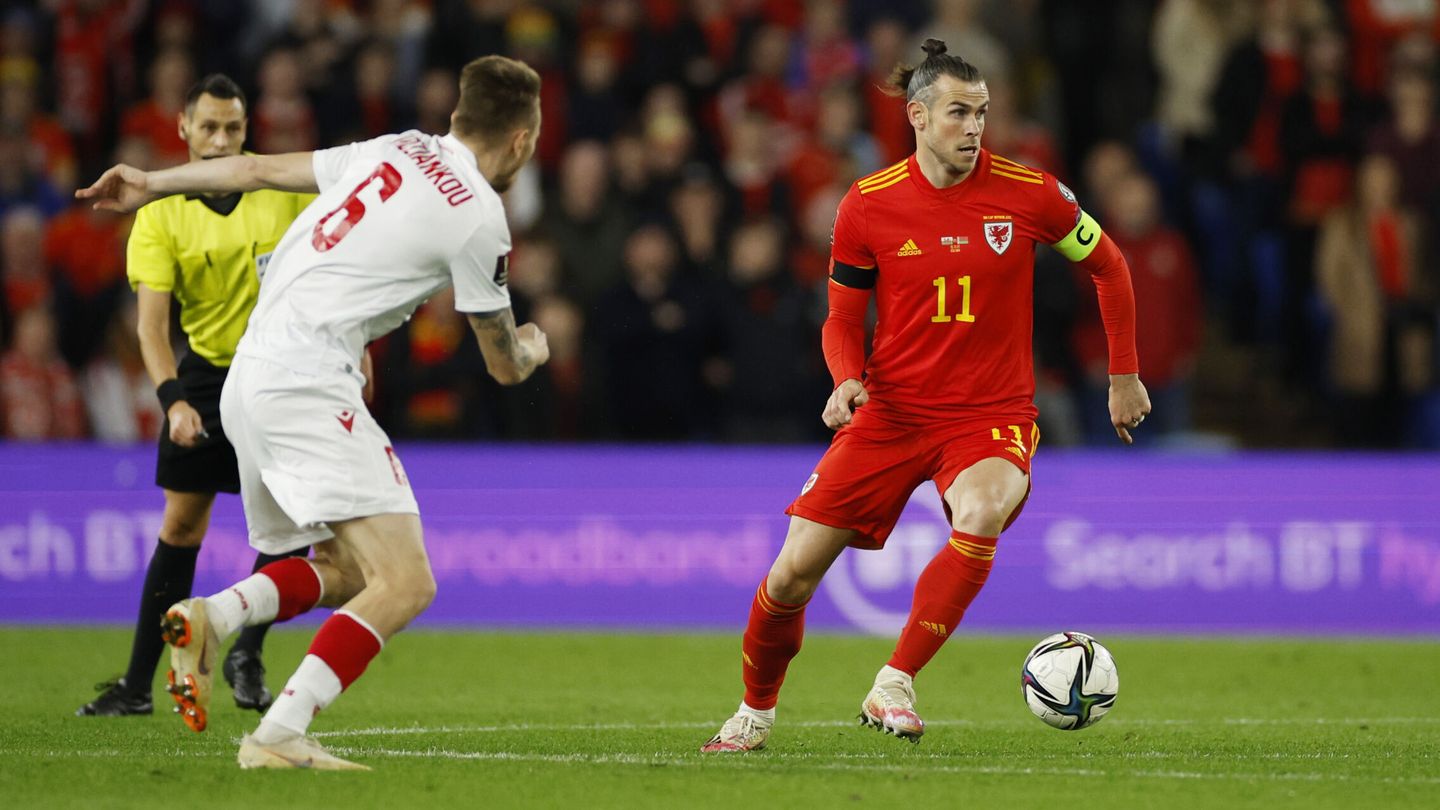 Bale, en el partido con Gales en el que acabó lesionado. (Reuters/John Sibley)