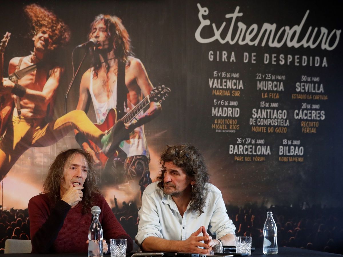 Foto: Robe Iniesta no se atreve a pedir que la gente conserve las entradas de la gira de despedida de Extremoduro. (EFE)