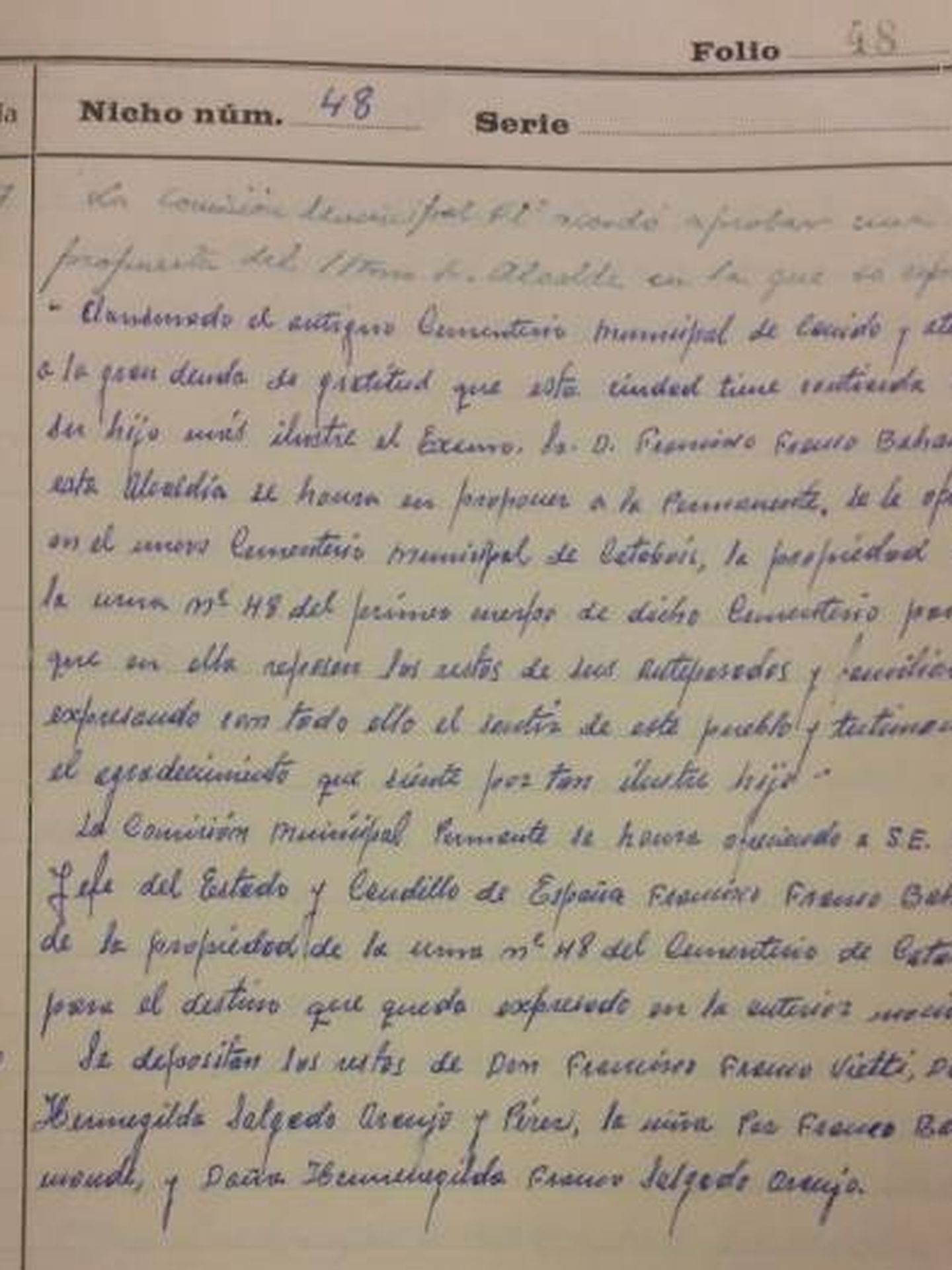 Pinche en la imagen para leer el documento de 1967 por el que se regala el nicho a Francisco Franco.