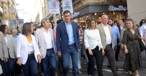 Foto: Pedro Sánchez, este 8 de octubre en Córdoba con Susana Díaz y el delegado del Gobierno en Andalucía, Lucrecio Fernández. (EFE)