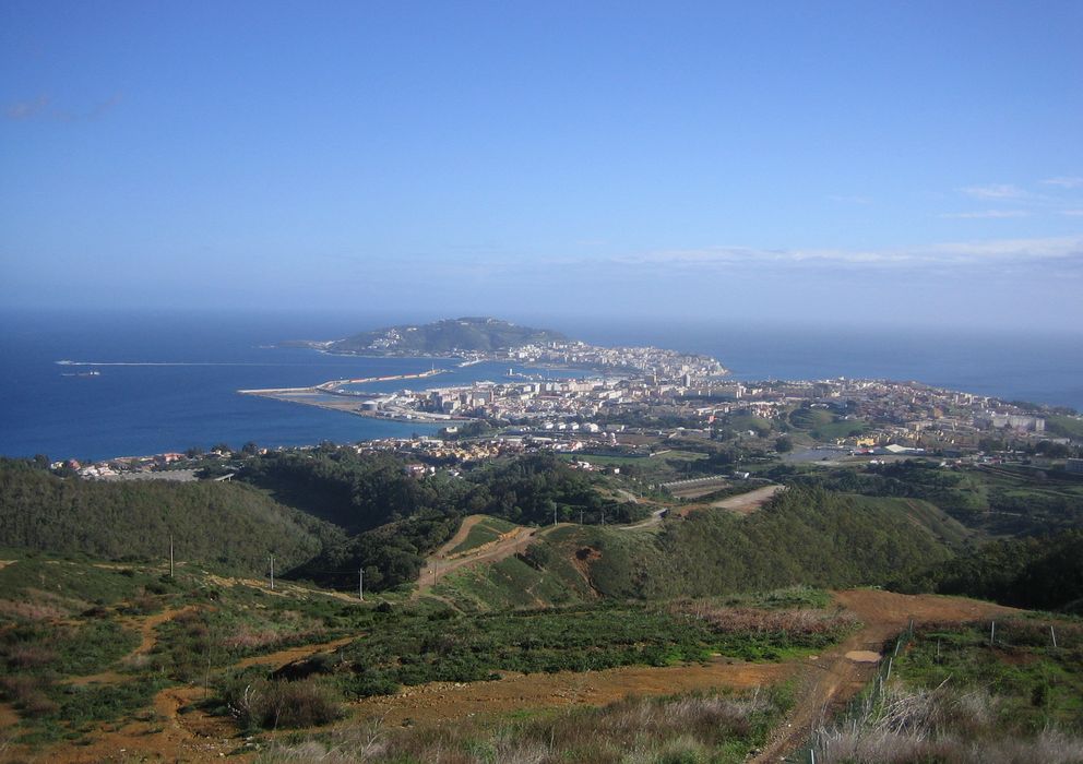 Foto: Ceuta desde el mirador de isabel ii. (kainita/wikicommons)