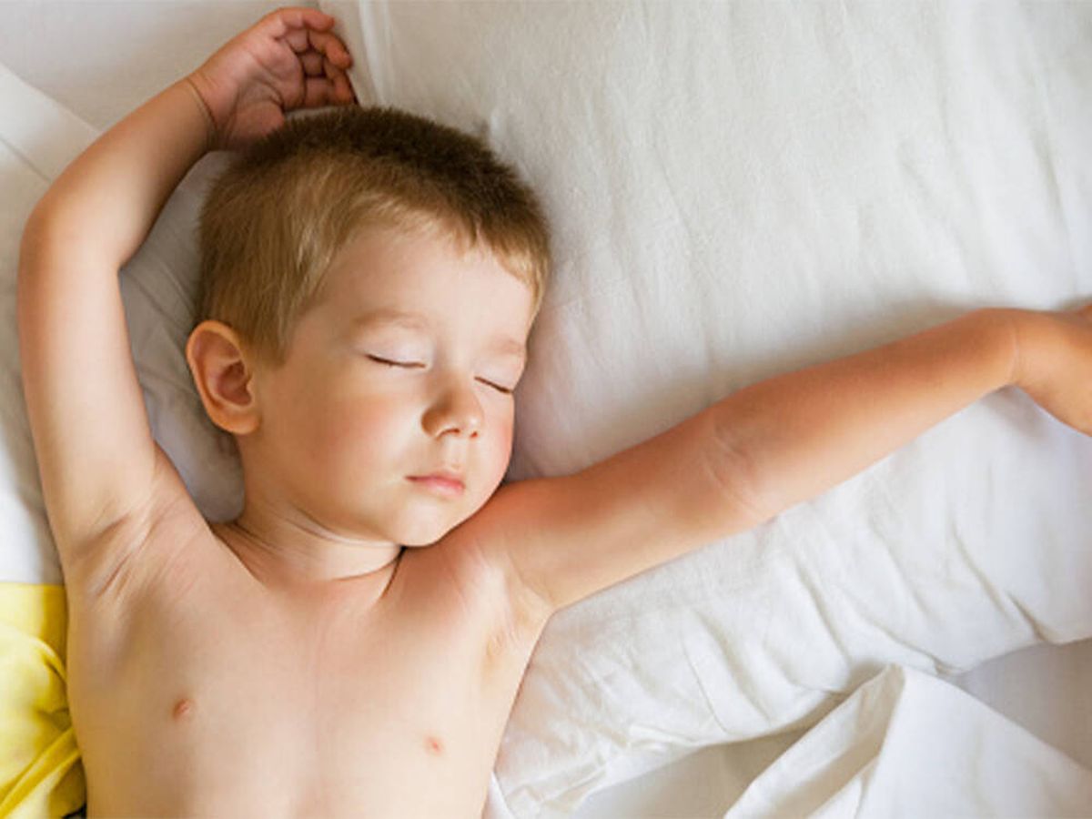 Foto: El truco viral con el que una ‘tiktoker’ mantiene a sus hijos en la cama más tiempo (iStock)