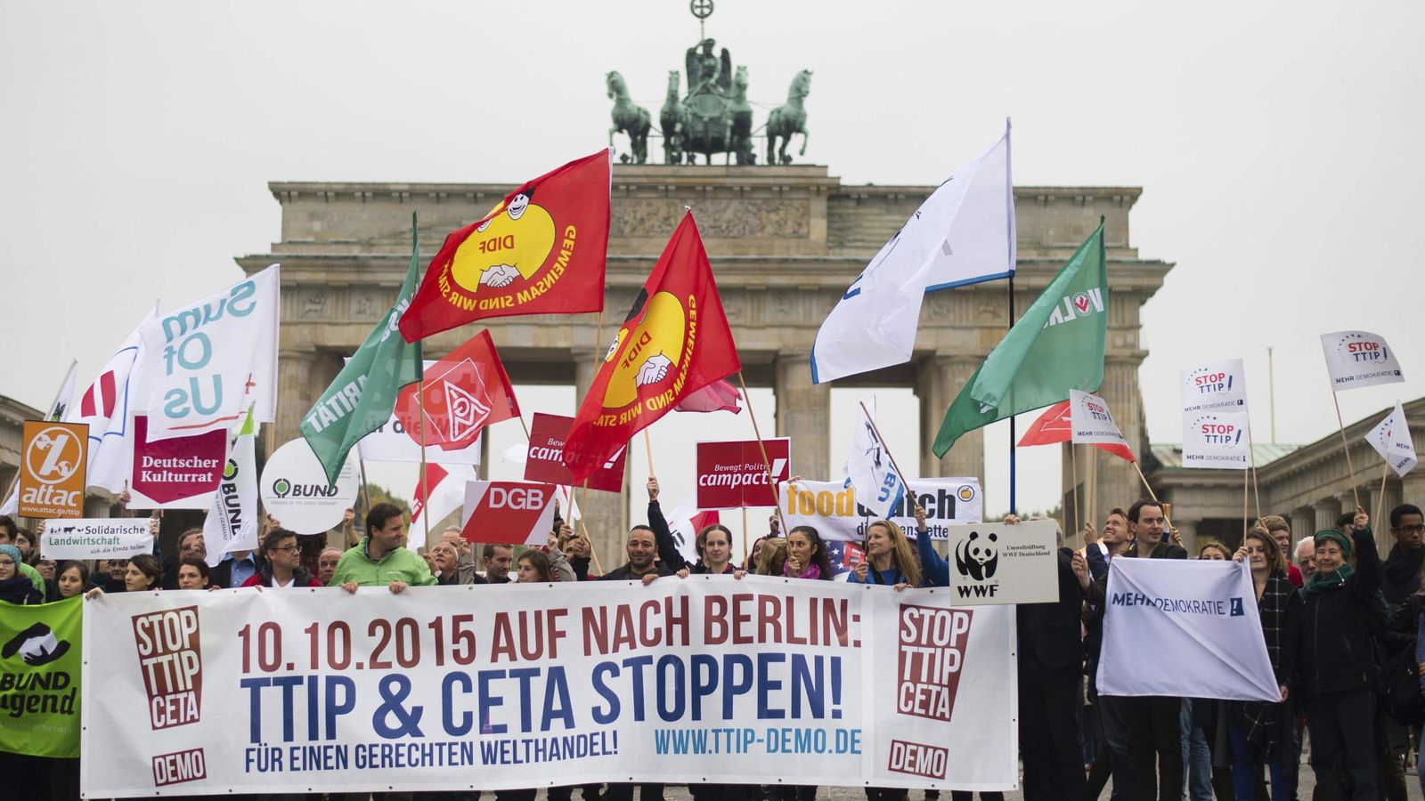Foto: Manifestación en Berlín en contra del TTIP y la CETA. (EFE)