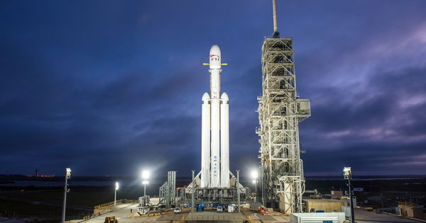 Foto: Spacex lanzará su Falcon Heavy, el cohete operativo más potente del mundo (Foto: EFE)