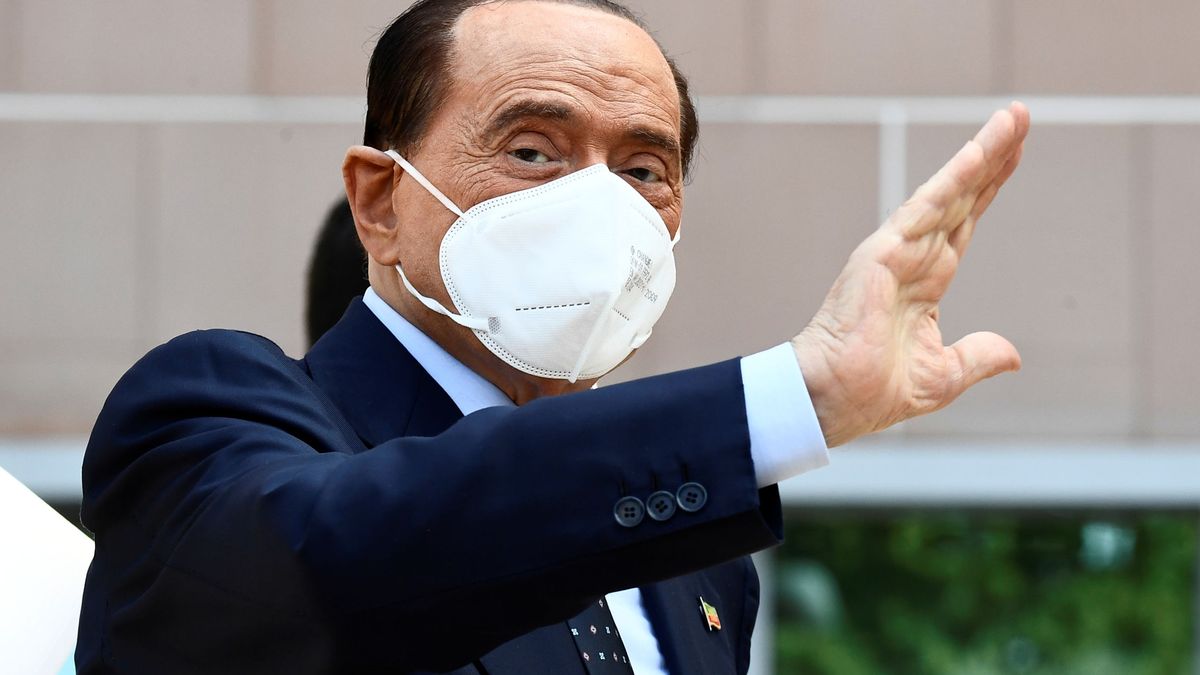 Berlusconi recibe el alta tras superar el covid: "La prueba más peligrosa de mi vida"