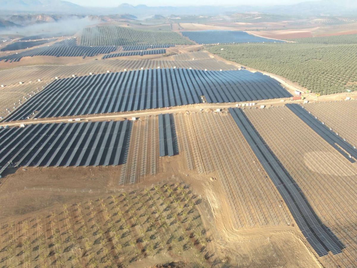 Foto: Vista aérea del parque solar de Íllora. (BayWa r.e.)