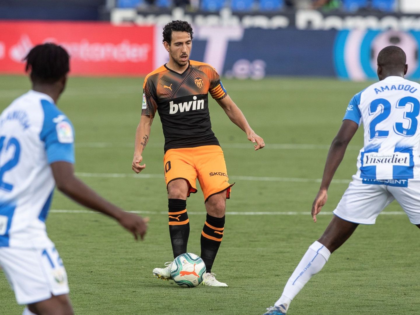 Dani Parejo en el partido entre el Leganés y el Valencia en el estadio de Butarque. (Efe)