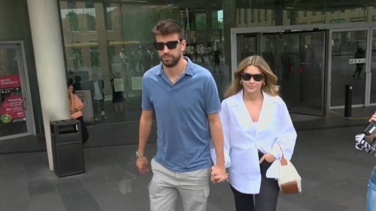 Gerard Piqué y Clara Chía a la salida del juzgado. (Captura EFE Televisión)