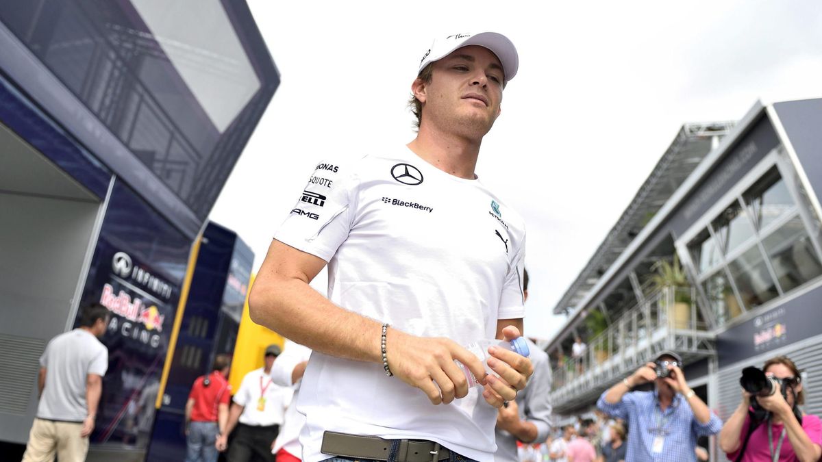 Mercedes da un paso atrás, y 'pide' que Rosberg dé uno para delante (en la próxima)