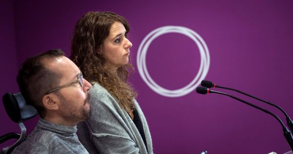Foto: Los portavoces de Podemos, Pablo Echenique y Noelia Vera, durante una rueda de prensa. (EFE)
