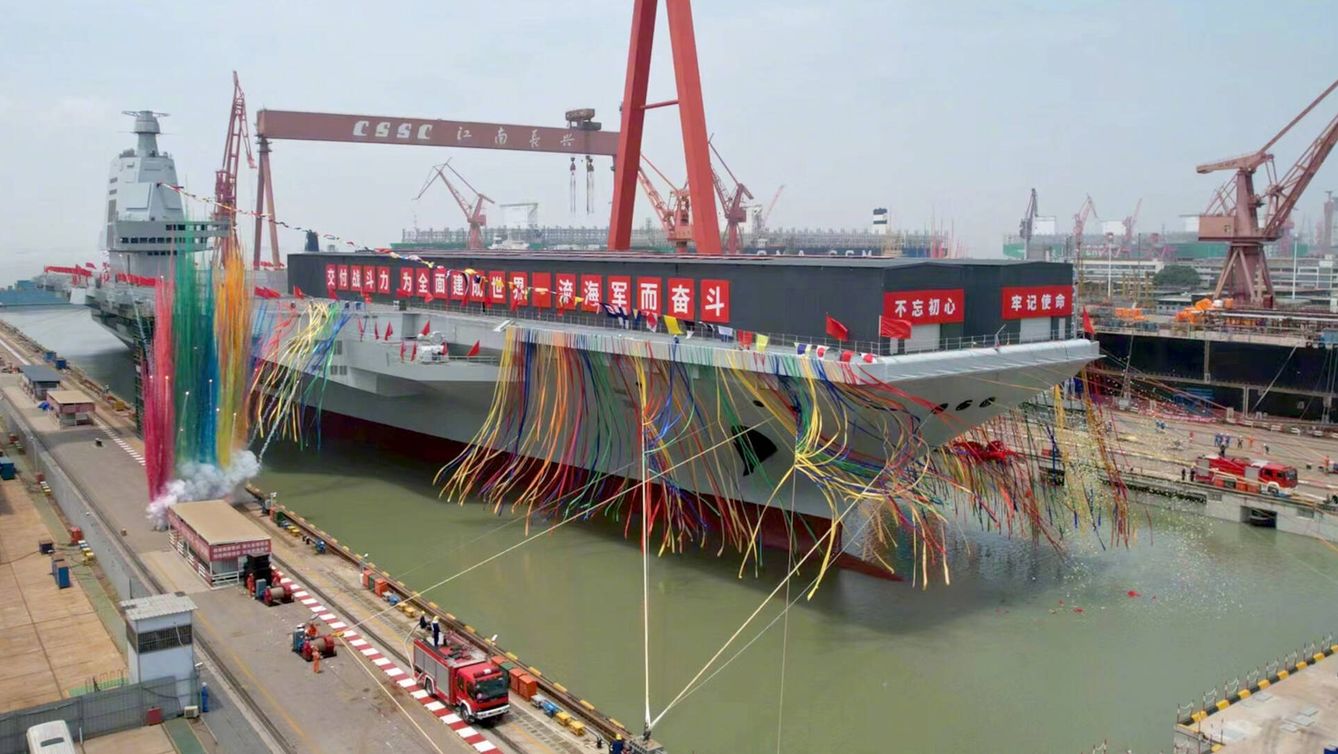 La ceremonia de botadura del nuevo portaaviones chino Fujian, el día 17 de junio de 2022. (PLA)