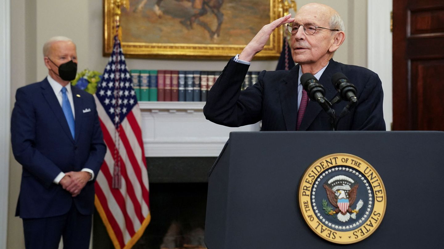 Stephen Breyer durante el anuncio de su retirada. (Reuters/Kevin Lamarque)