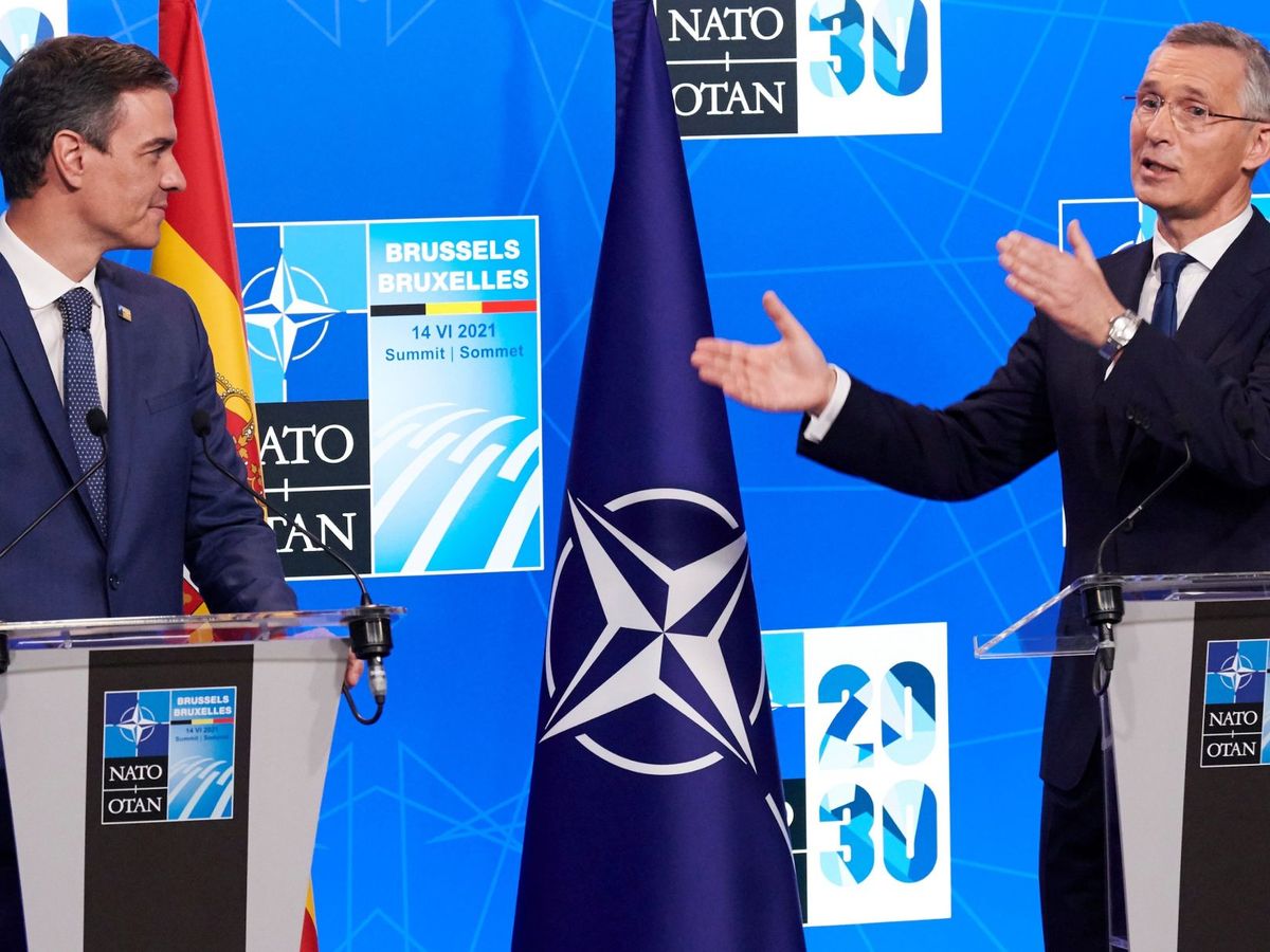 Foto: Sánchez y Jens Stoltenberg, secretario general de la OTAN. (EFE/Horst Wagner)