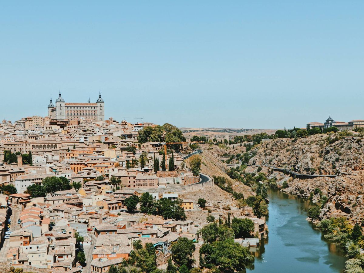 Foto: Toledo es uno de nuestros destinos baratos cerca de Madrid. (Wei Hunang para Unsplash)