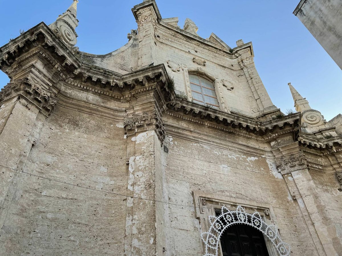 Una semana en Puglia a la sombra de San Nicolás, Virgilio y Mediaset