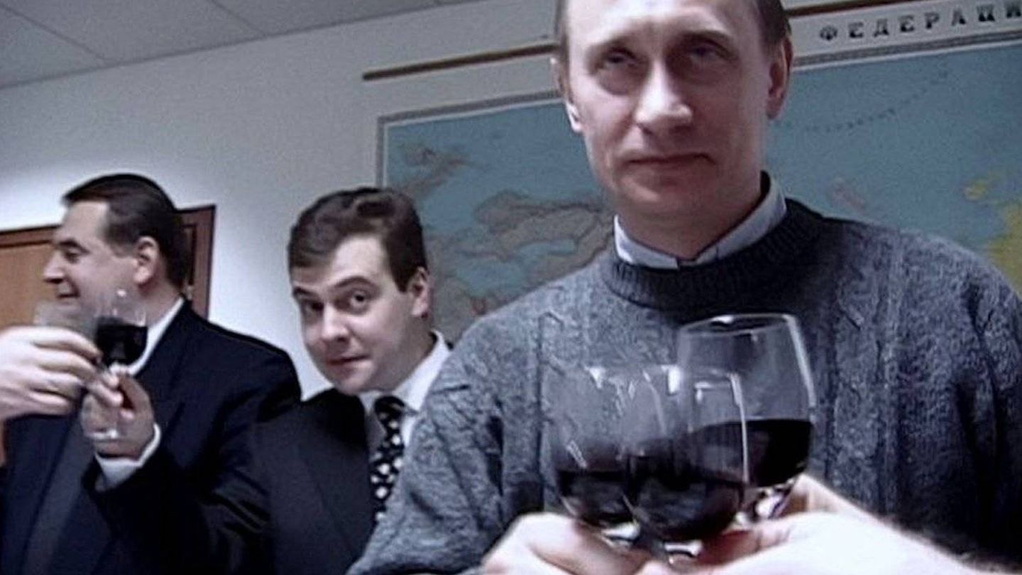Putin celebra su victoria en el año 2000.