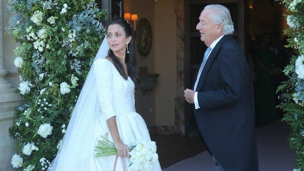El vestido de novia de Cristina F. Torres: de Pronovias, brocado y con más de 200 horas de confección