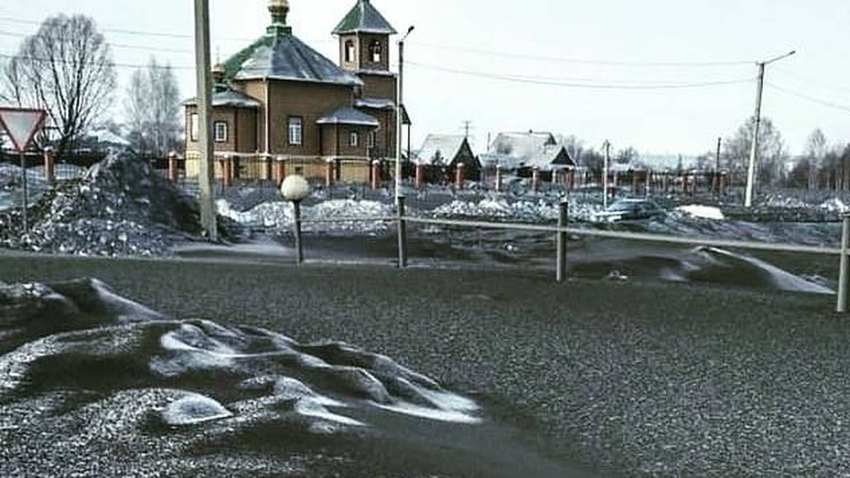 En Siberia está cayendo nieve negra y alertan de que es muy tóxica