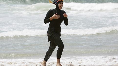 Prohibir el burkini es ridículo. Hay gente en la playa totalmente desnuda