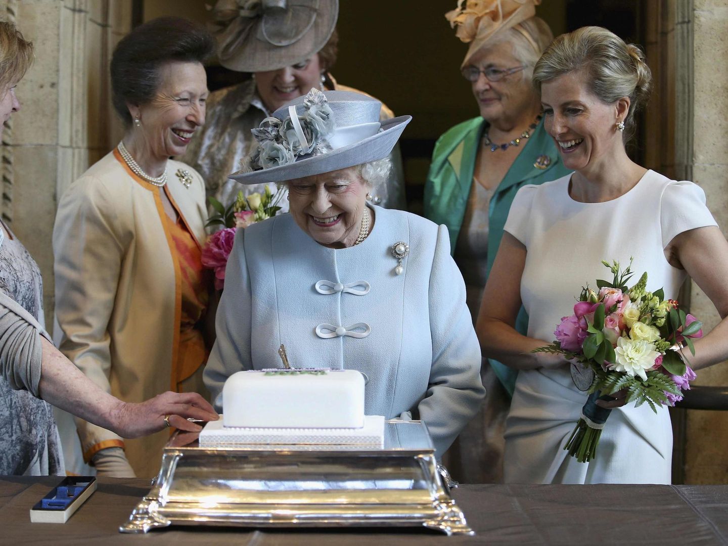 La condesa de Wessex y la reina Isabel II en una imagen de archivo. (Reuters)