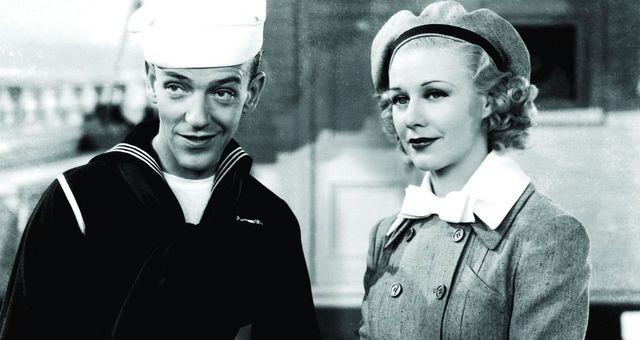 Ginger Rogers y Fred Astaire, una pareja mítica en 'Sigamos la flota'. (Gtres)