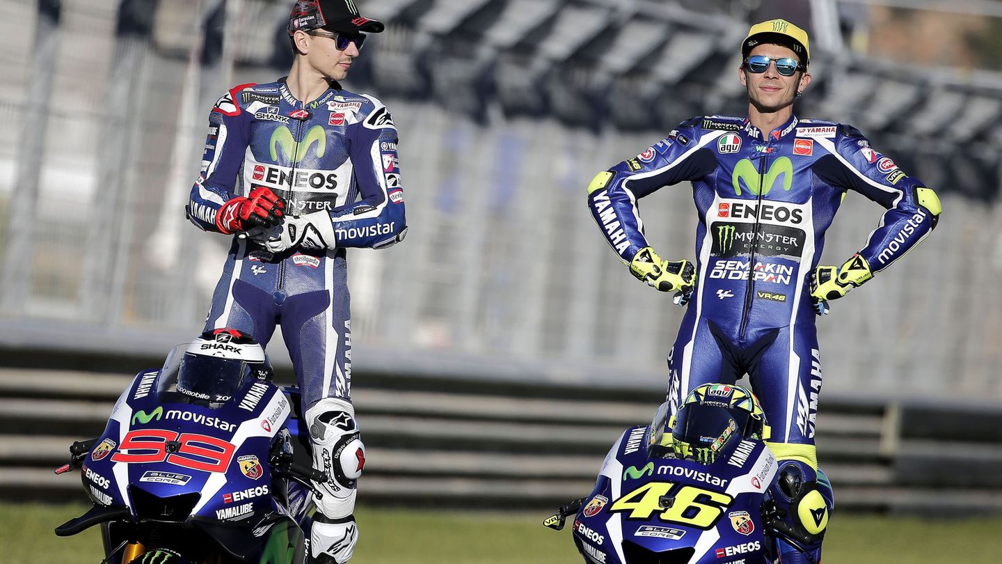 Lorenzo y Rossi, durante la presentación del equipo Yamaha en 2016. (EFE)