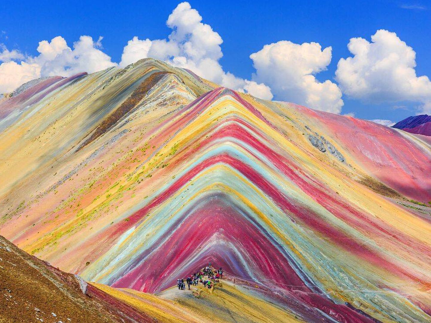 La colorida Montaña Arcoíris, en Cuzco, Perú. (Wikipedia)