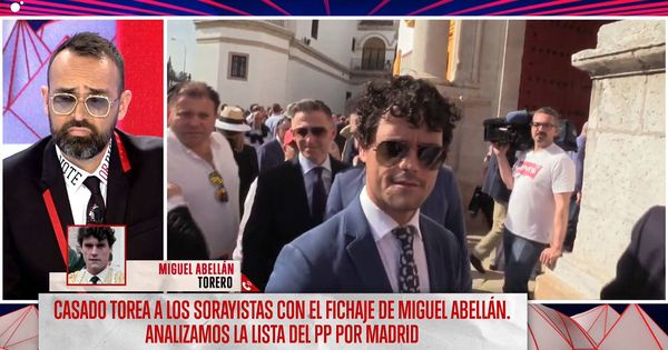 Foto: Risto Mejide escuchando a Miguel Abellán en 'Todo es mentira', (Mediaset España)